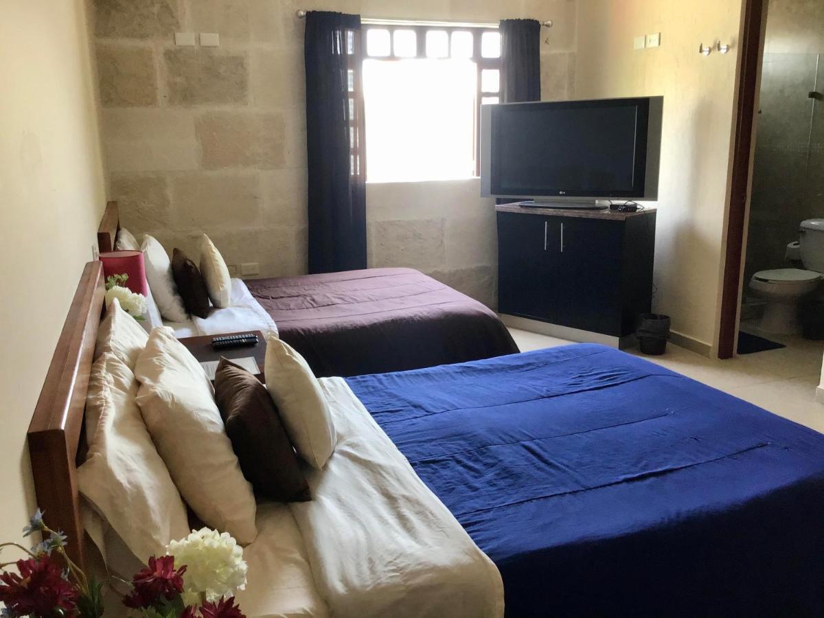 Bed And Breakfast Pecari Cancun Bagian luar foto